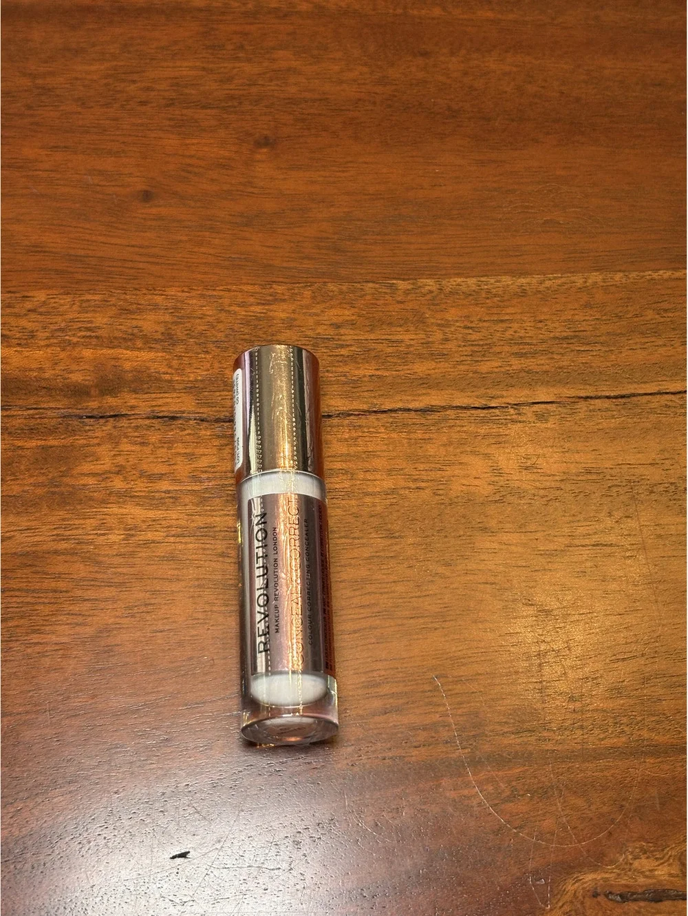 Revolution liquid makeup Conceal & Correct. NEW!